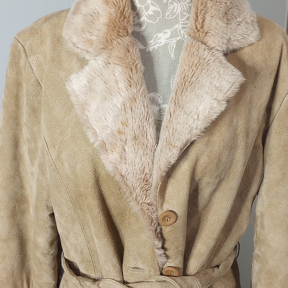 Brandon Thomas Jackets & Blazers - Brandon Thomas Cream Tan Trench Coat